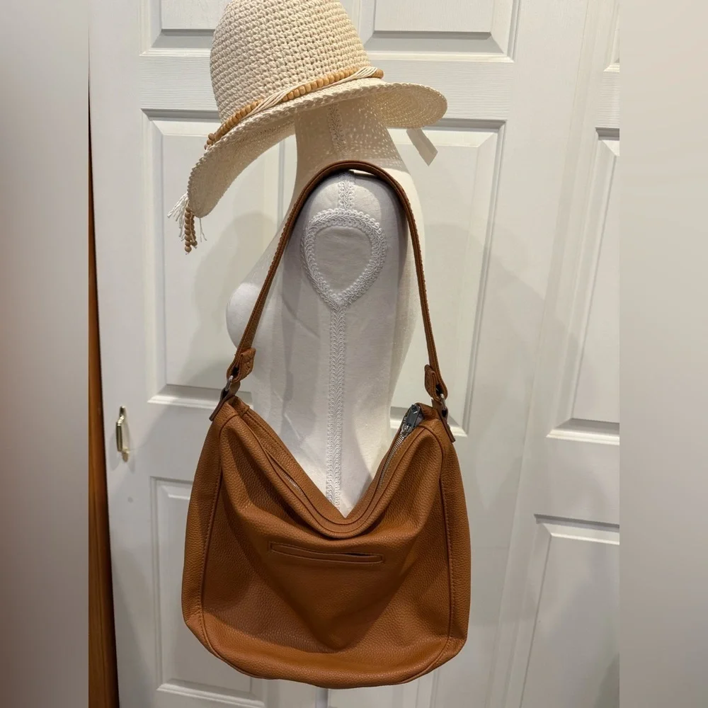 Hobo Bag • Warm Cognac Brown • Slouchy Shoulder Purse - Picture 2 of 5